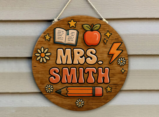 Personalized 3D Wooden Classroom Hanger with Apple, Pencil & Book